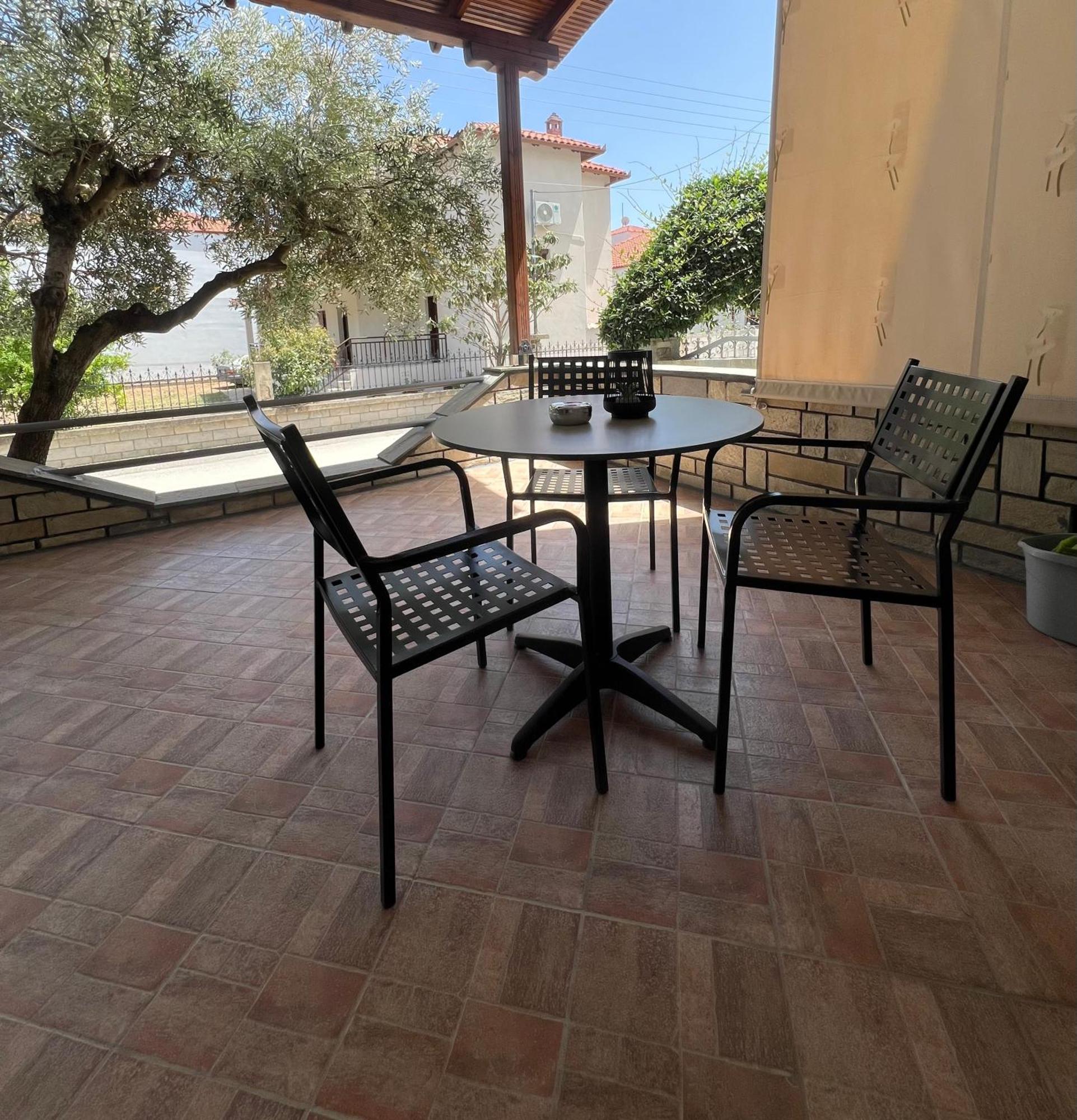 Villa Kostas Accommodations - Неа-Врасна Экстерьер фото